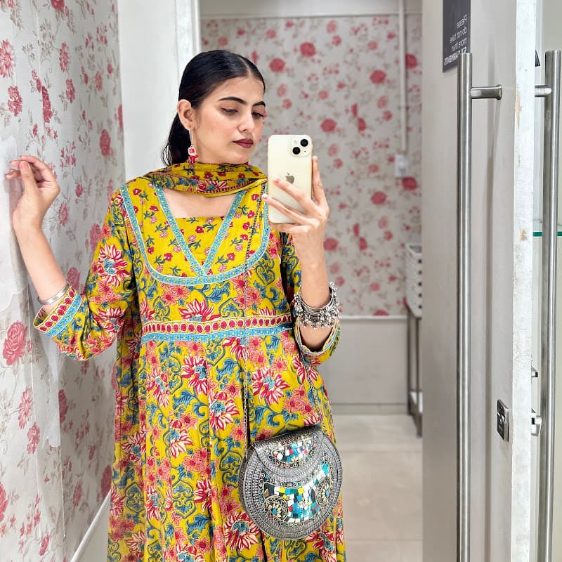 Simran khan