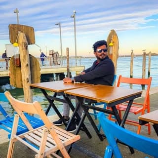 சுரேஷ்😎