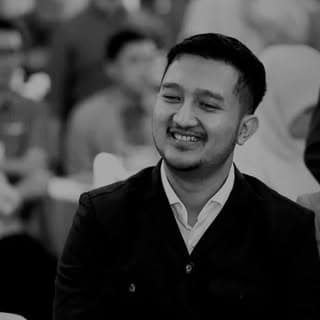 Dr. Arizal Tom Liwafa , ST , MM , MH
