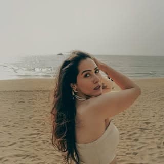 Shibani bedi