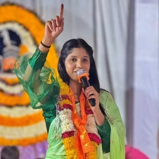 नंदनी त्रिवेदी🏵️