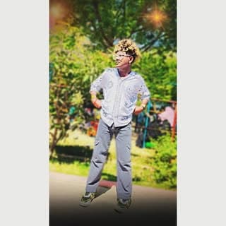 mr tholla 👅