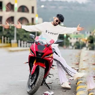 اکرم خان 🇮🇳
