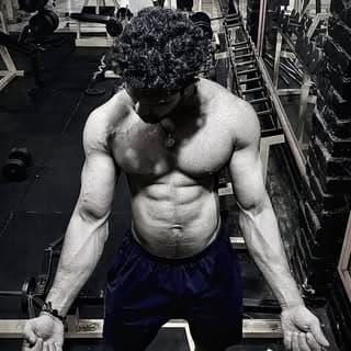 Mïdhun.s ♥️🏋️