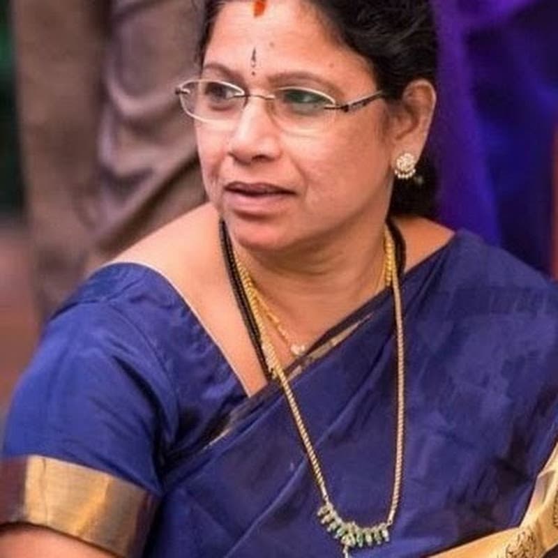 Sudha Balaji - Rangoli Sans Dots