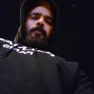 انسان احممد شباب