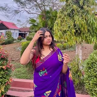 तनूshree👑