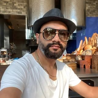Amit Tonkk | Artist | Educator | Traveller