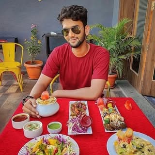 LATUR FOOD BLOGGER