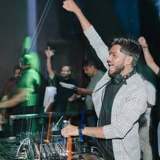 DJ AKSH