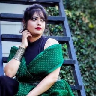 RJ Shreya with love