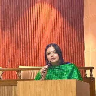 Dr. Nidhi