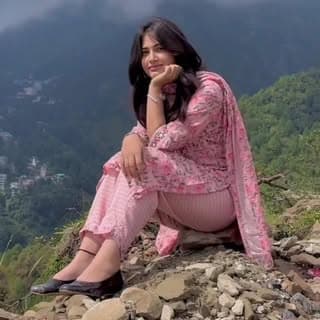 पहाड़न 🥀🫶
