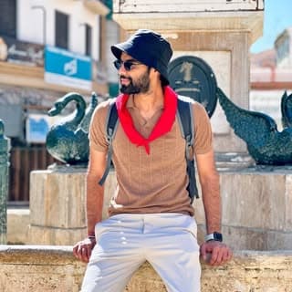 Rushabh | Travel Solo 🌎