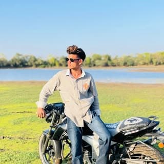 BHAVU SARKAR ๐ฆโ๏ธ