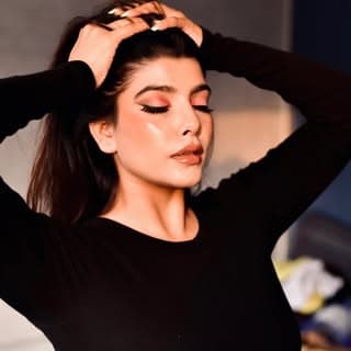 JHANVII | MAKEUP ARTIST