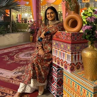 Vaibhavi Shah |Anchor |Model |Influencer| Motivational Speaker