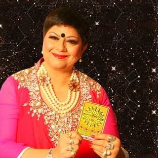 Dr Seema Midha