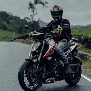 AMAL // KTM&RE BIKER?