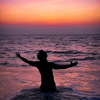Muneez | travel content creator