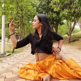 Ritu Singh | Yoga Teacher & Nutritionist