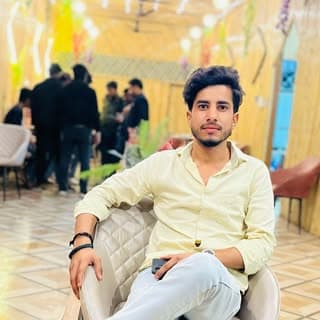 Mr.Shailendr Yadav ( सुजल )