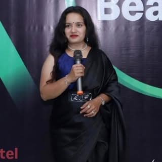 pooja_bridalheena_artist.