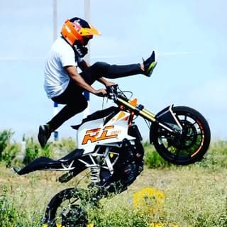 SYED SHADAB LSI 🇮🇳/ professional stunt Athlete