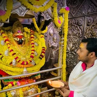 Pujari vedmurti vishwash
