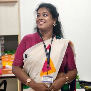 Sharanyaa || Dusky & Curly Blogger