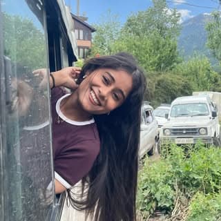 पूर्वी रावल ✨
