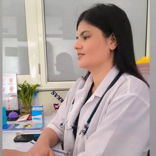 Dr Sarita ( Obstetrician & gynaecologist)
