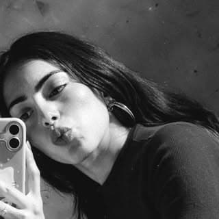 निकू🥀