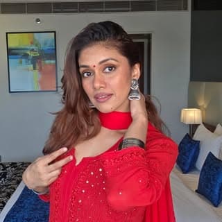 Neha Singh (नेहा सिंह)🇮🇳🇶🇦