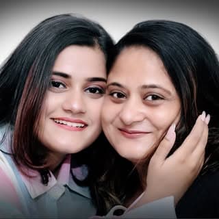 Reshma's Nail Studioยฎ๏ธ Reshma & Vaishvi