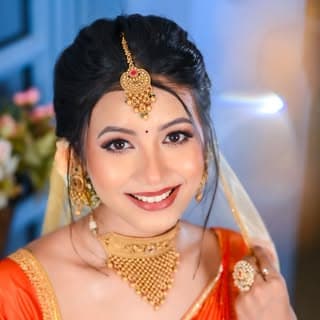 Makeup Artist Guriya🧿