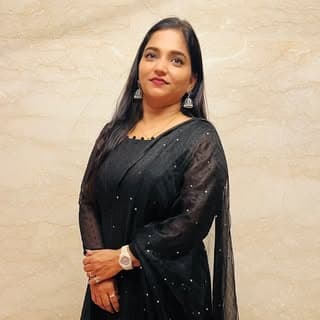 Vizag makeup artist Siri