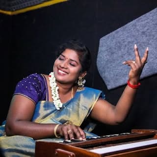 Pudugai Praveena_official