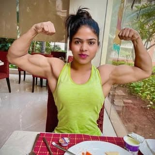 shivani_official_ id