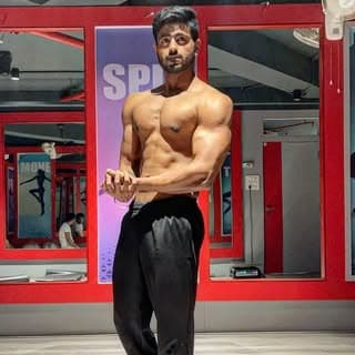 DEEPESH VASWANI | FITNESS & NUTRITION COACH