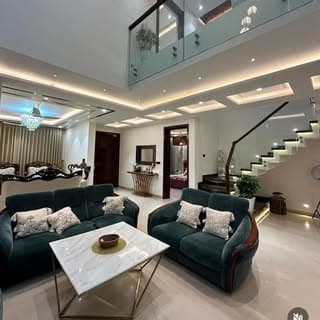 luxurypropertytours