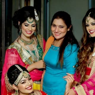 Nice makeup and hair studio Nanakmatta and Powayan