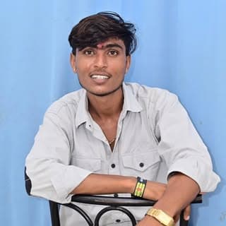 Gr Comedian