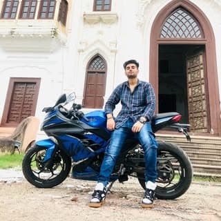 KAMESHWAR SINGH ✨..
