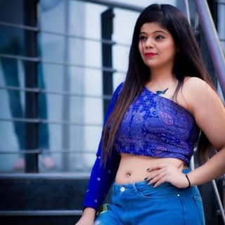 Bharti Dhingra (Selfi Queen?)