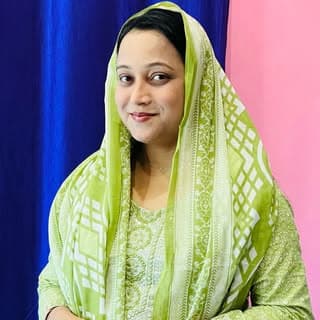 Eliza Laskar(pretty mummy)