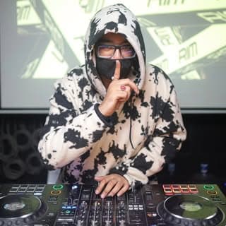 DJ Chainriser Official