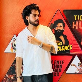 karthik๐Suvarna