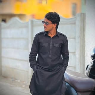▫️Shahid▫️(شاہد)🤍
