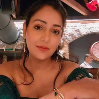 Nidhi choudhary